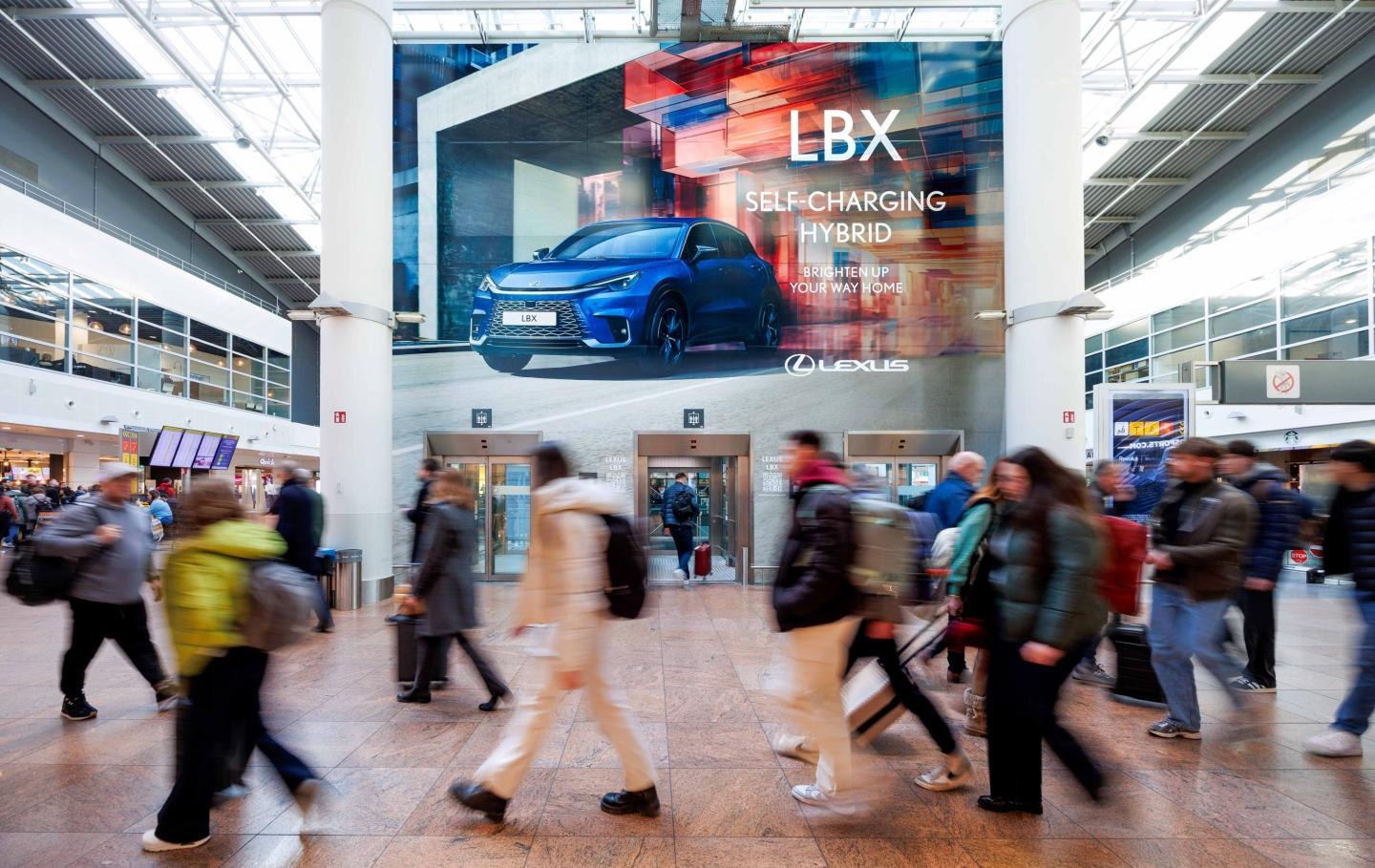 Brussels Airport Advertising: Screens, Costs and Booking