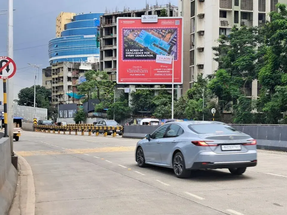 Chandak Vansham Builds a Real Swing Into a Luxury Real Estate Hoarding